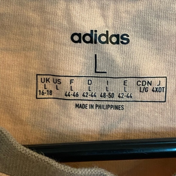Adidas T-shirt - Picture 2 of 5